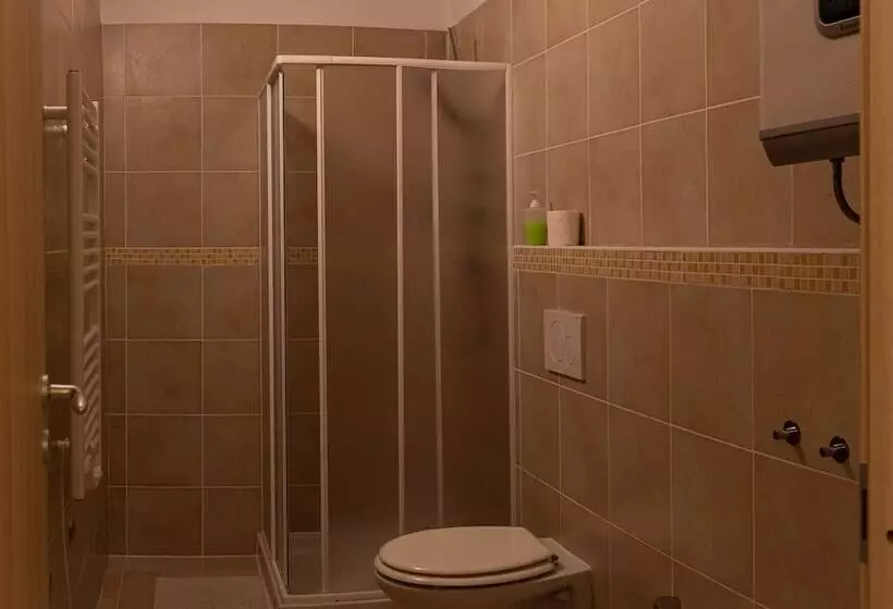 Hotelli Agriturismo Orto Dei Rolli