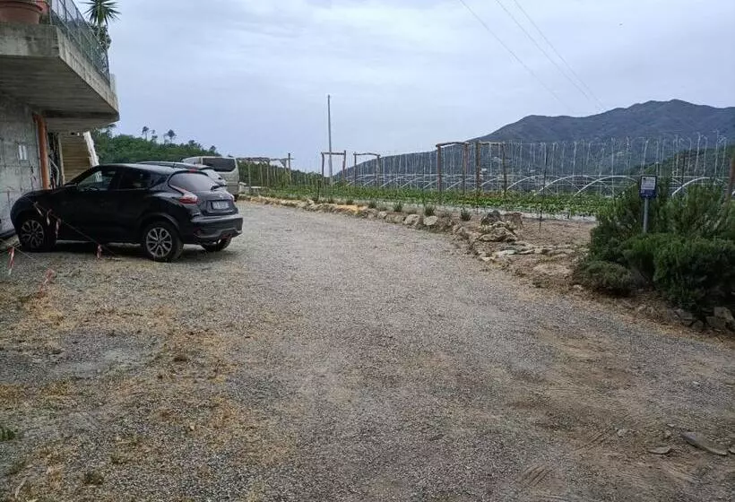 Hotelli Agriturismo Orto Dei Rolli