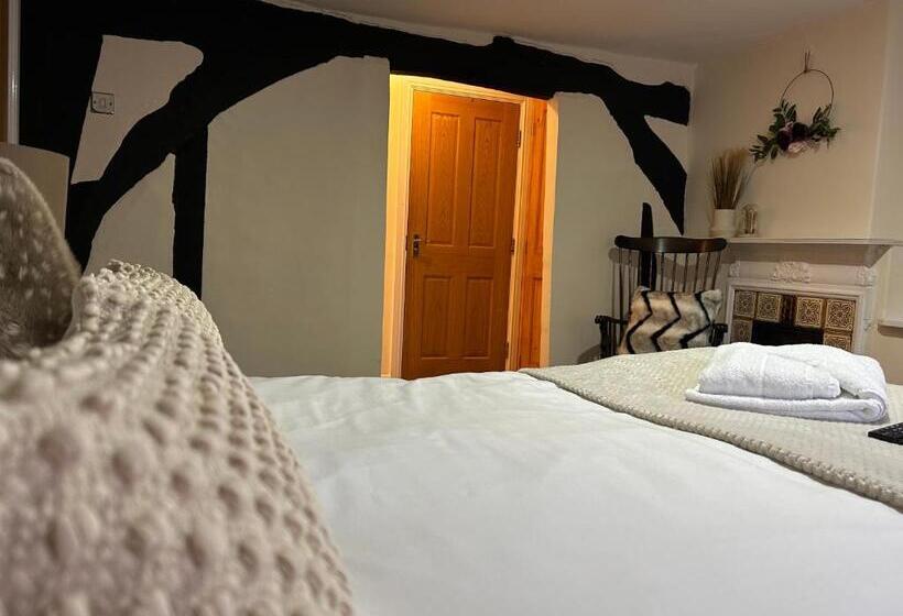 هاستل Bay Horse