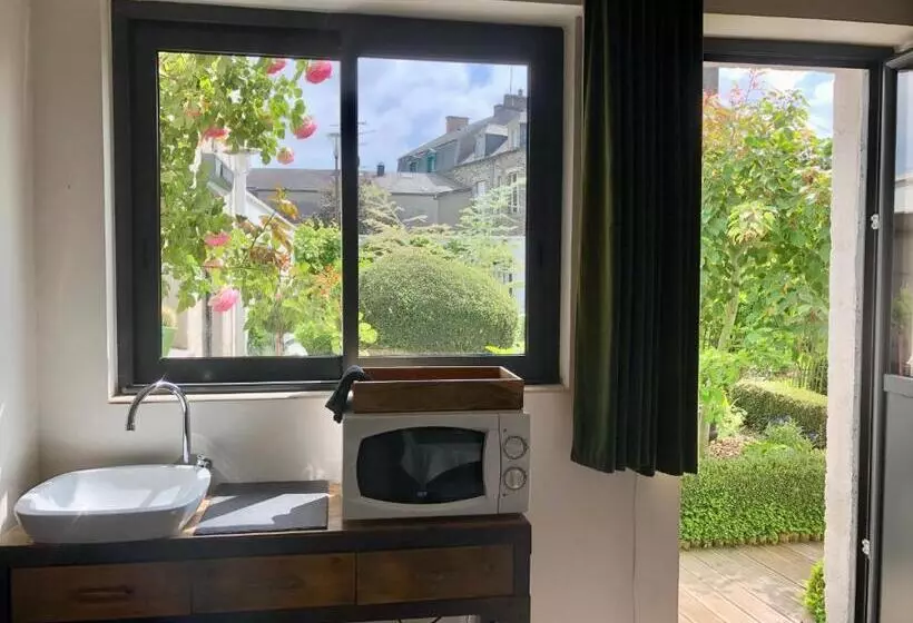 Aamiaismajoitus (B&B) Le Grenier Du Jardin