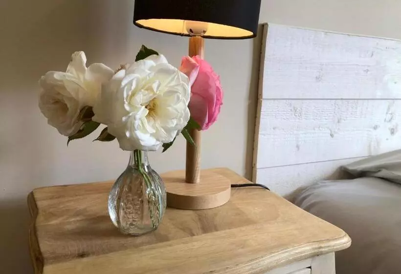 Aamiaismajoitus (B&B) Le Grenier Du Jardin