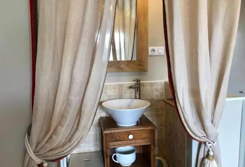 Aamiaismajoitus (B&B) Le Grenier Du Jardin