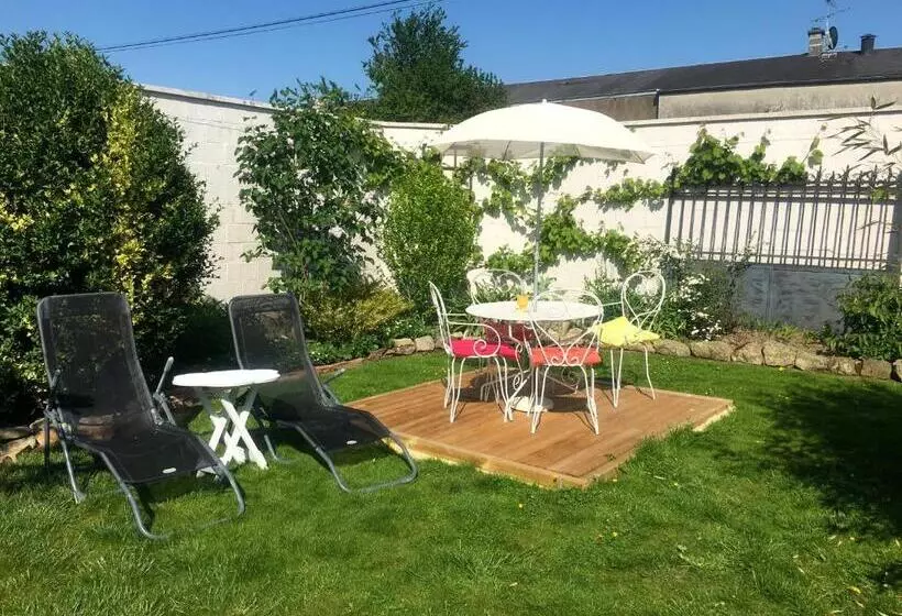 Aamiaismajoitus (B&B) Le Grenier Du Jardin