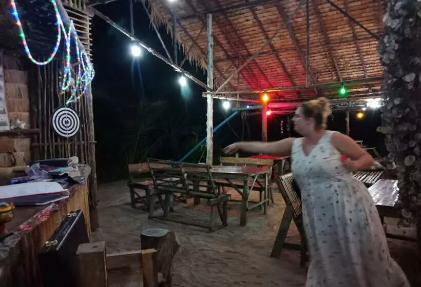 Majatalo Mr. Chuoi Bar And Hut