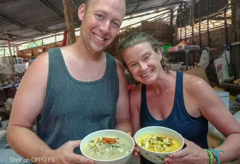 Majatalo Mr. Chuoi Bar And Hut