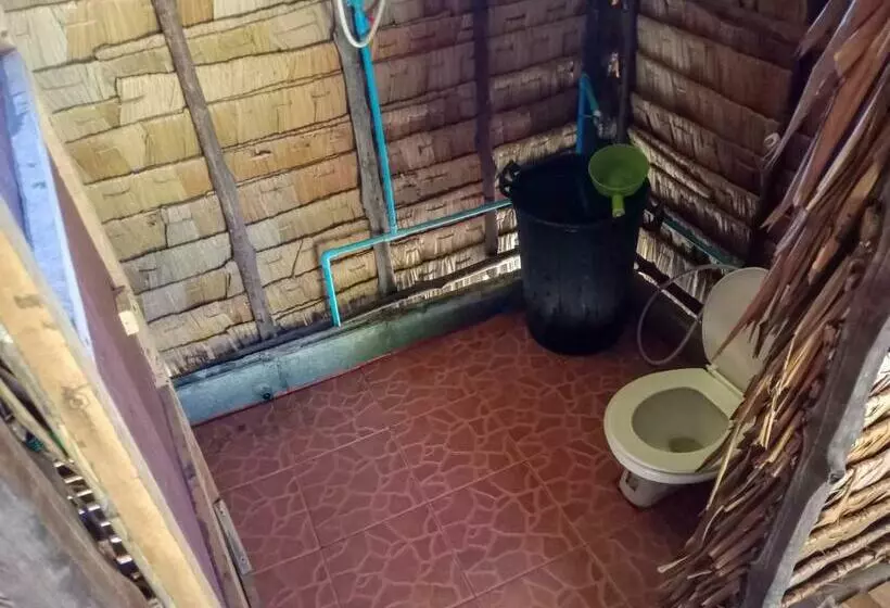 Majatalo Mr. Chuoi Bar And Hut