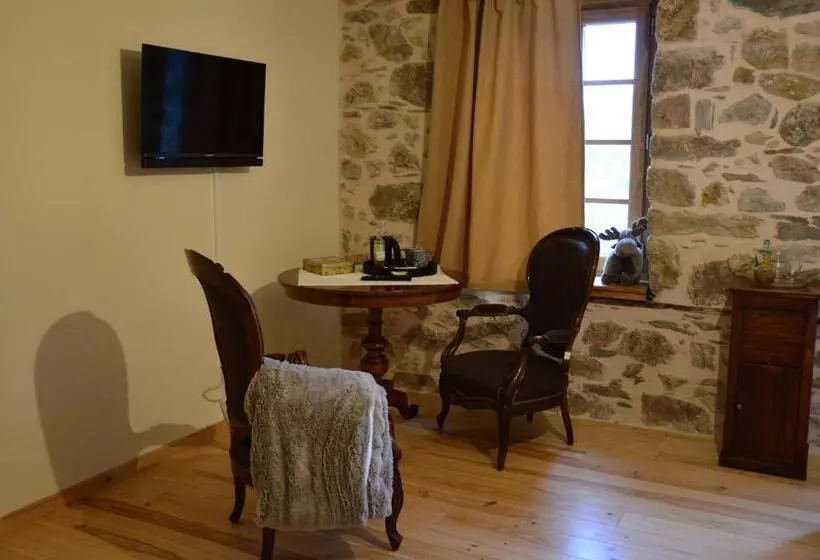 Aamiaismajoitus (B&B) Chambres Et Table D Hôtes Du Péré