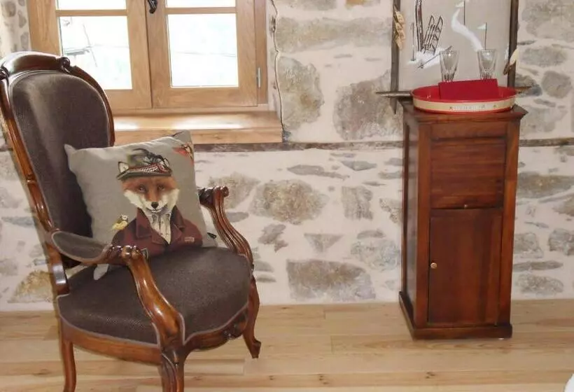 Aamiaismajoitus (B&B) Chambres Et Table D Hôtes Du Péré