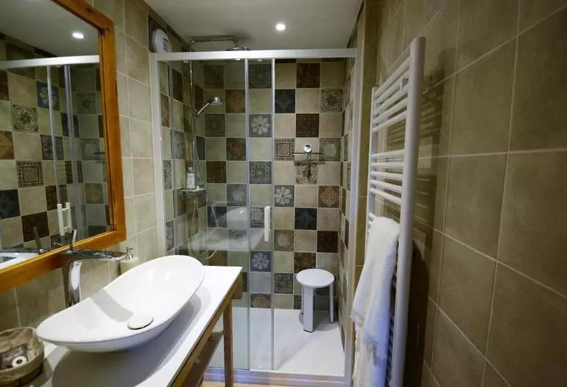 Aamiaismajoitus (B&B) Chambres Et Table D Hôtes Du Péré