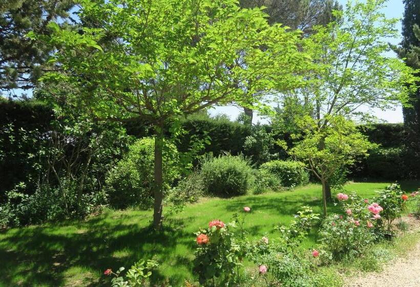 ベッドアンドブレックファースト La Luberonne