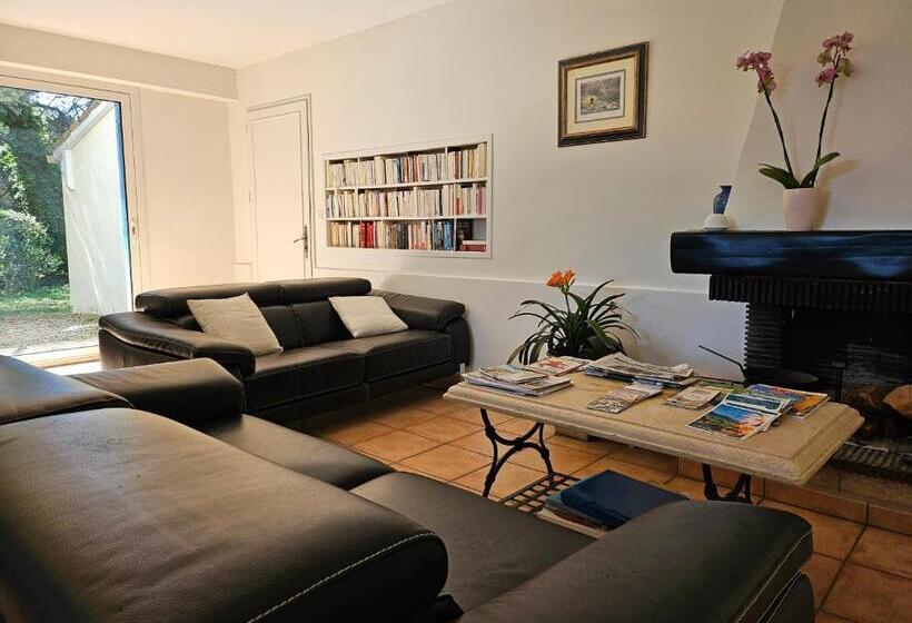 ベッドアンドブレックファースト La Luberonne