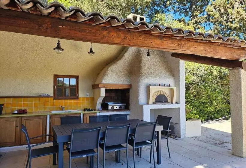 Aamiaismajoitus (B&B) La Luberonne