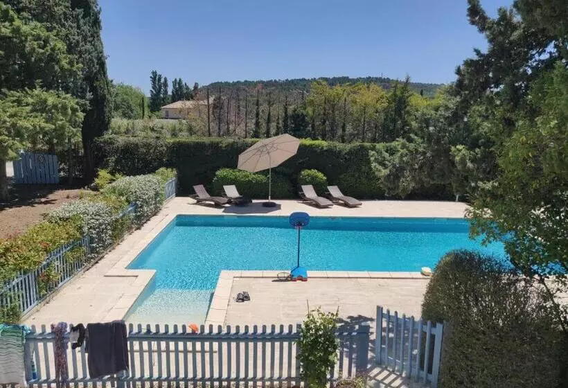 Aamiaismajoitus (B&B) La Luberonne