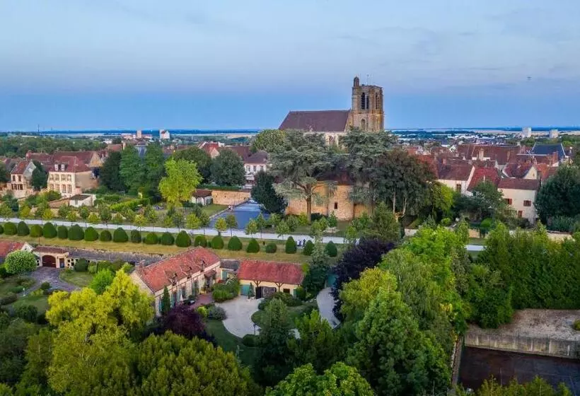 Aamiaismajoitus (B&B) Le Clos Des Cordeliers