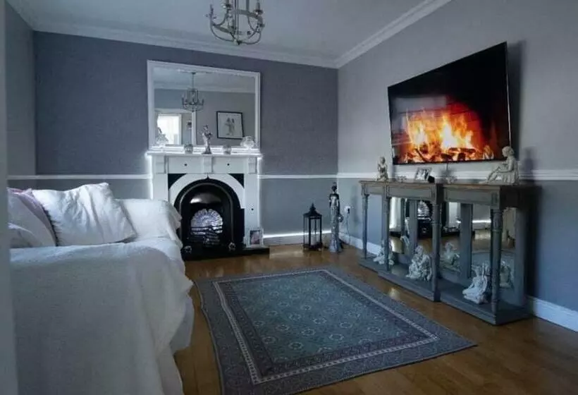 ベッドアンドブレックファースト Woodleigh Lodge