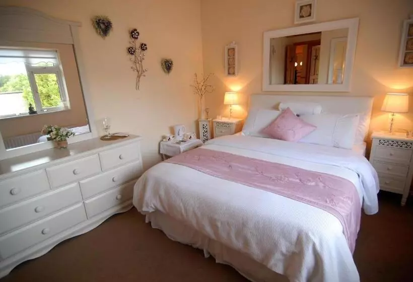 ベッドアンドブレックファースト Woodleigh Lodge