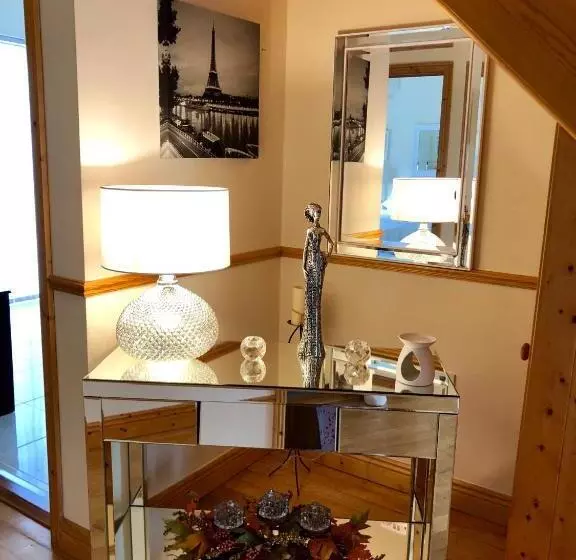 ベッドアンドブレックファースト Woodleigh Lodge