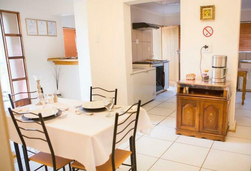 ペンション Avondsrus Guesthouse