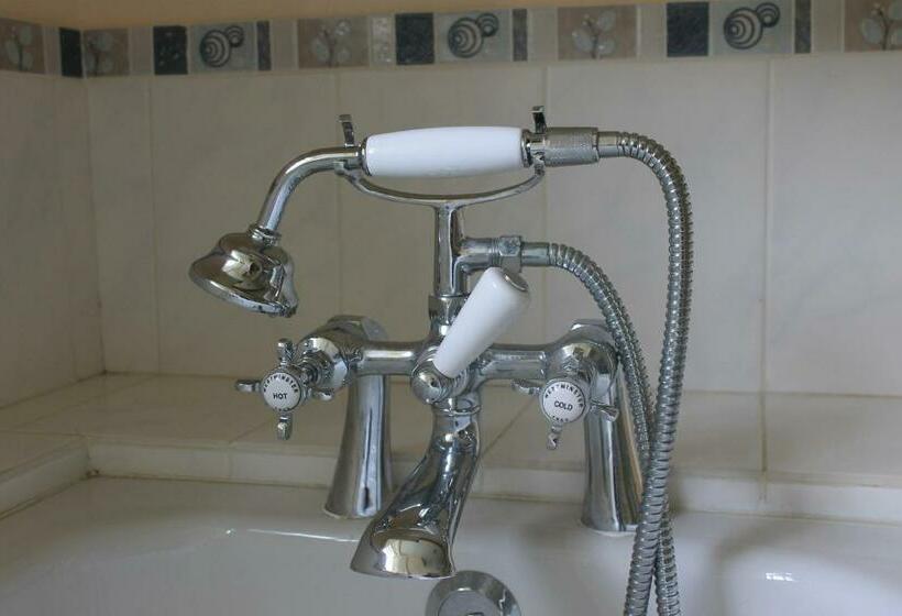 膳宿费 Glyn Arthur Lodge