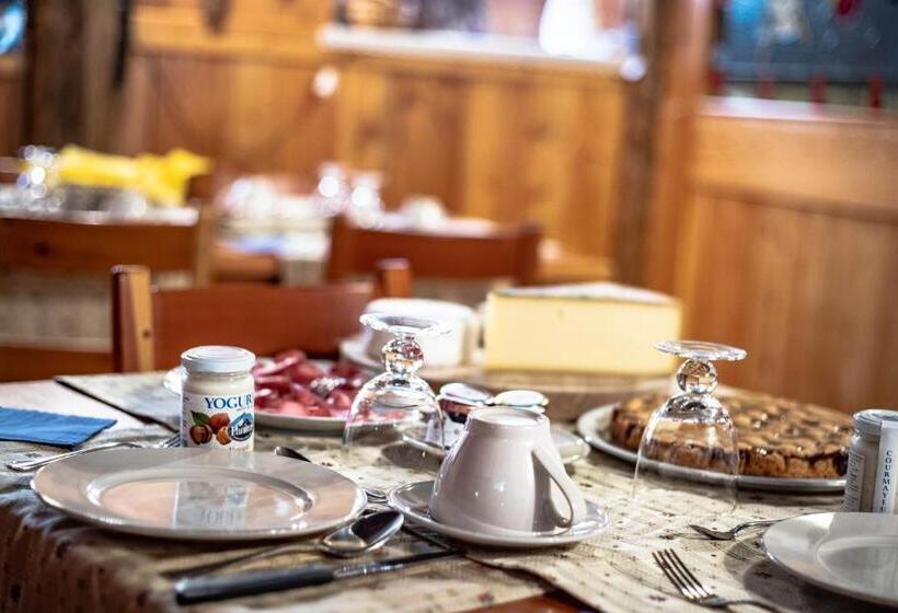 ベッドアンドブレックファースト Antica Casa Di Montagna Maison Bovard