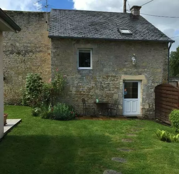 تختخواب و صبحانه La Pomme De Nuit