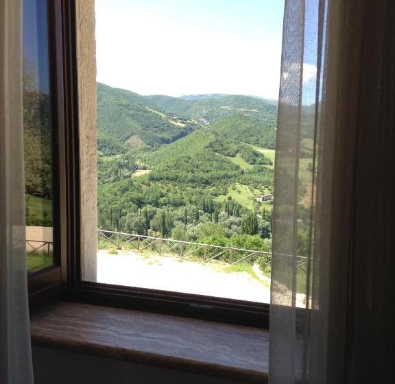 ホテル Agriturismo Rocca Del Nera