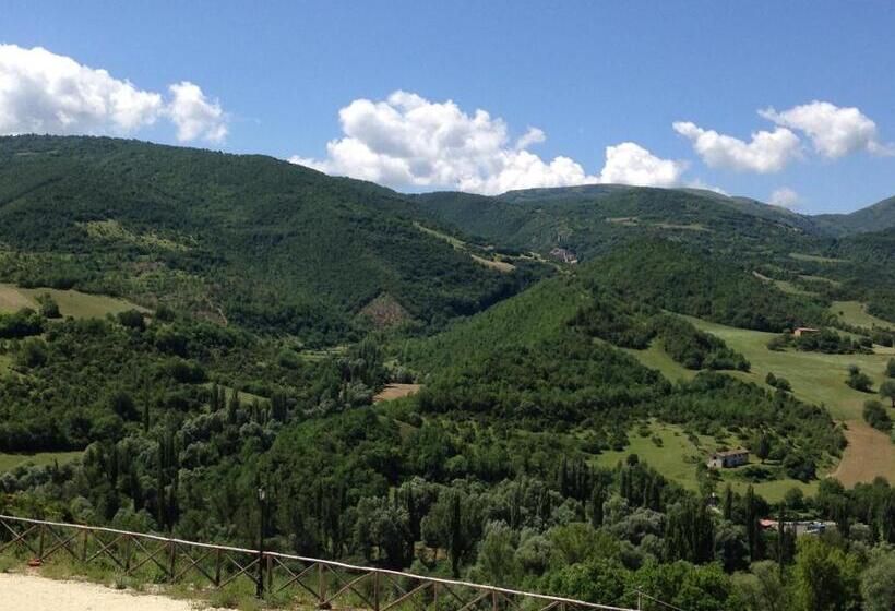 ホテル Agriturismo Rocca Del Nera