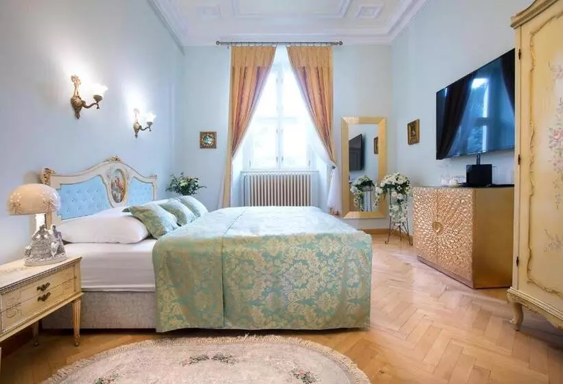 ホテル Zámek Světlá Nad Sázavou