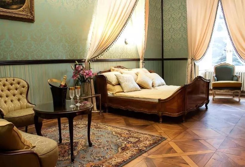 ホテル Zámek Světlá Nad Sázavou