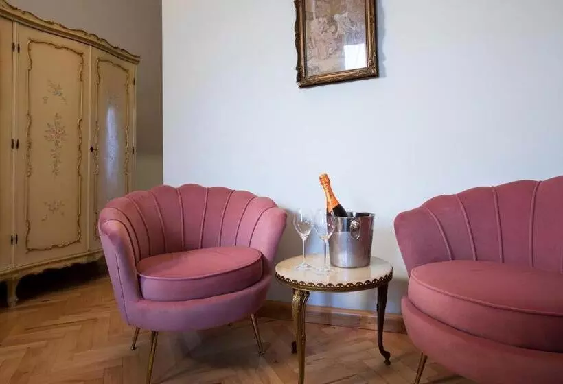 ホテル Zámek Světlá Nad Sázavou