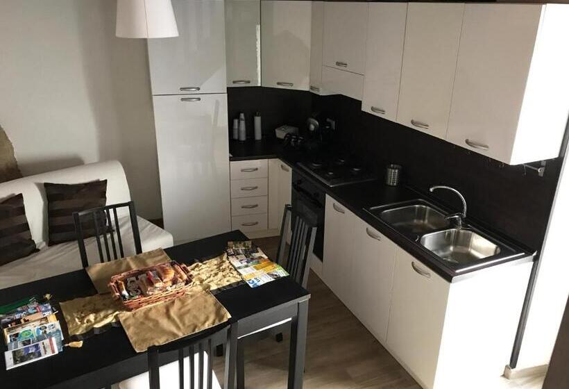 펜션 Affittacamere Al Civico 18