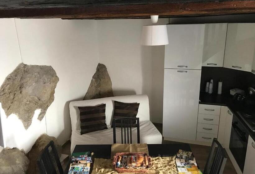 펜션 Affittacamere Al Civico 18