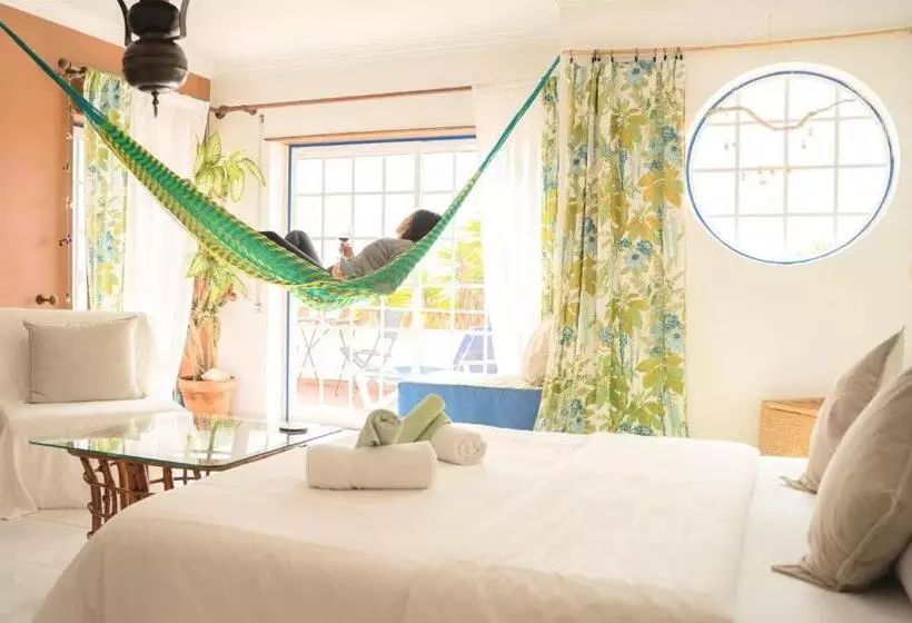 Majatalo Ericeira Soulsurfers Guesthouse