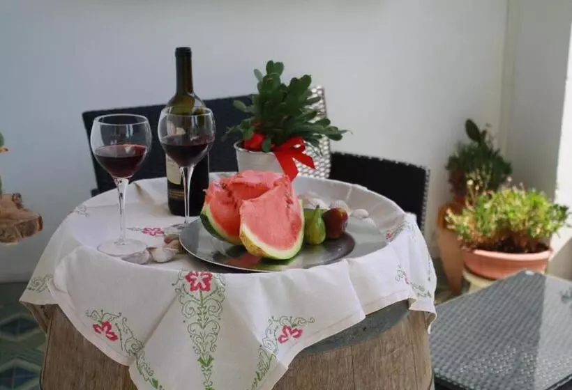 B&b Cafe  Fausu