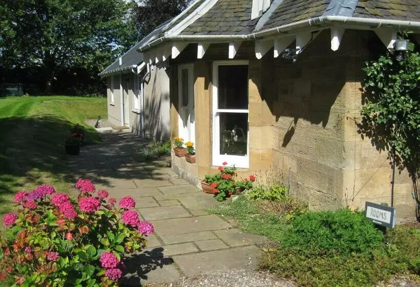 Aamiaismajoitus (B&B) Cantrip Cottage