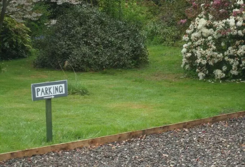 Aamiaismajoitus (B&B) Cantrip Cottage