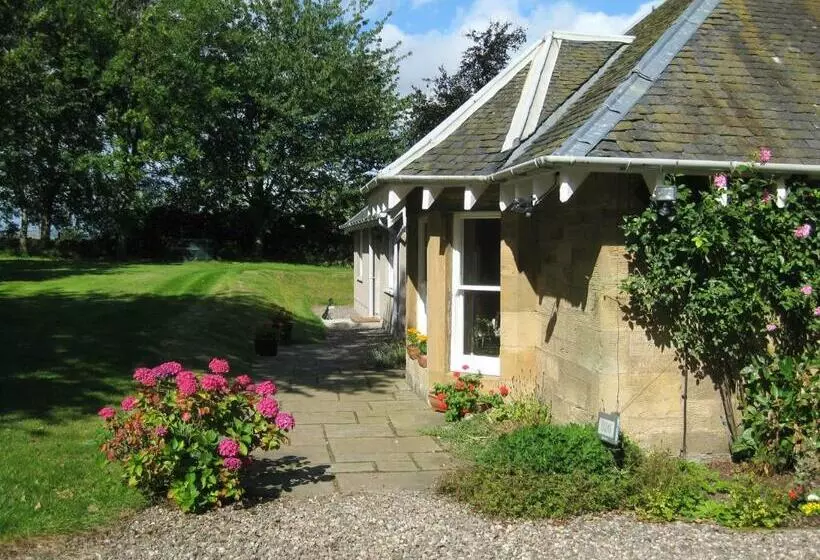 Aamiaismajoitus (B&B) Cantrip Cottage