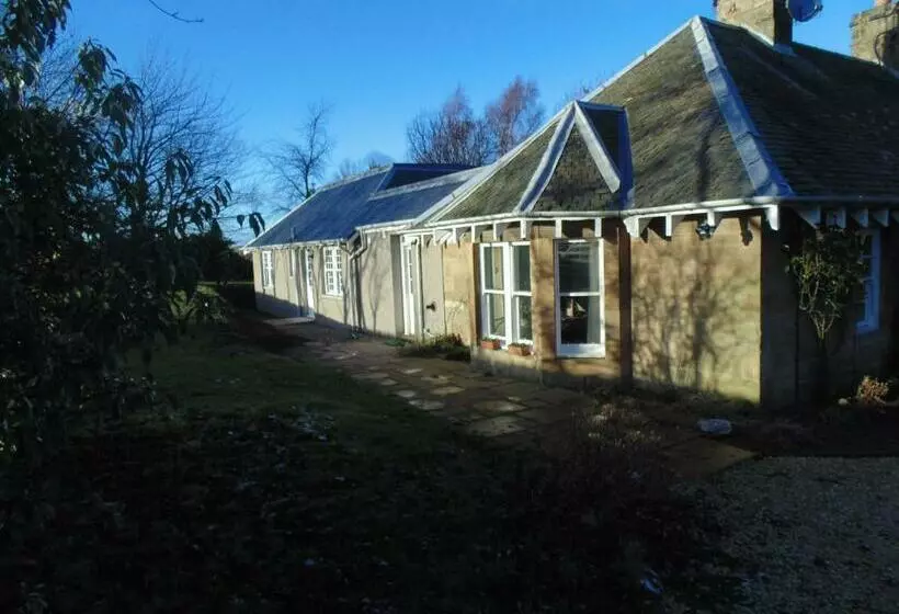 Aamiaismajoitus (B&B) Cantrip Cottage