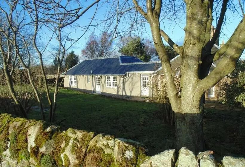 Aamiaismajoitus (B&B) Cantrip Cottage