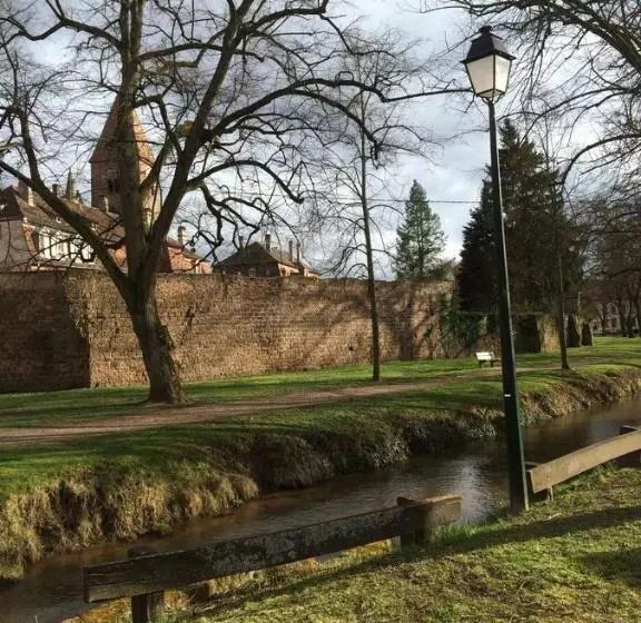 ベッドアンドブレックファースト Chambre D Hôtes Du Côté Des Remparts