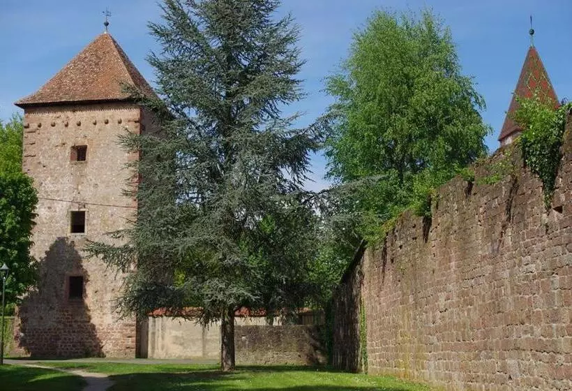 ベッドアンドブレックファースト Chambre D Hôtes Du Côté Des Remparts