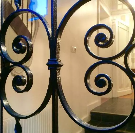 ベッドアンドブレックファースト Chambre D Hôtes Du Côté Des Remparts