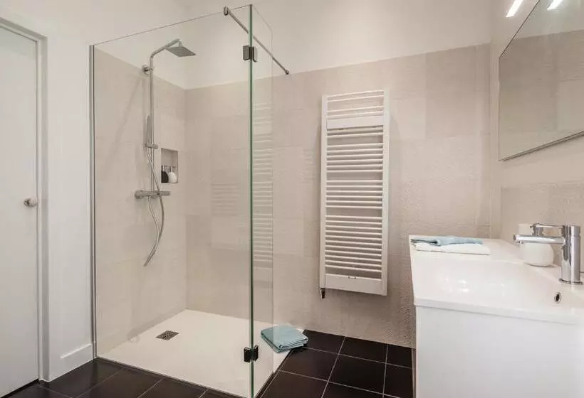 ベッドアンドブレックファースト Chambre D Hôtes Du Côté Des Remparts