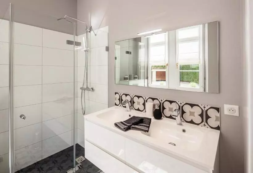 ベッドアンドブレックファースト Chambre D Hôtes Du Côté Des Remparts