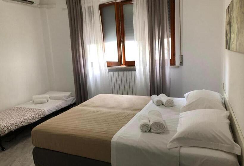 مبيت وإفطار Le 4 Stagioni Rooms