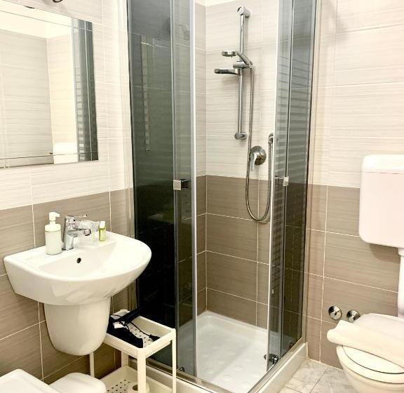 مبيت وإفطار Le 4 Stagioni Rooms