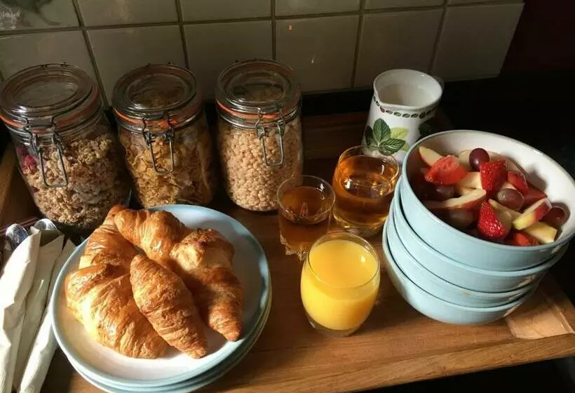 Mays Cottage Bed And Breakfast