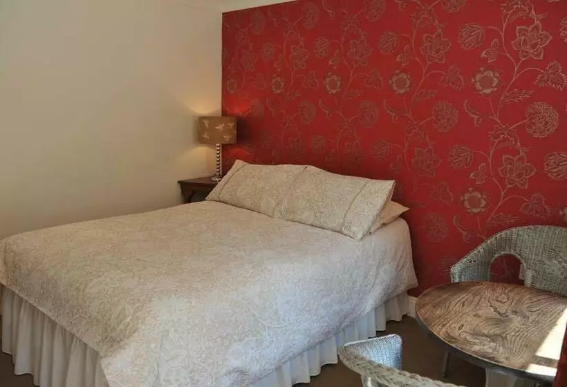 Mays Cottage Bed And Breakfast