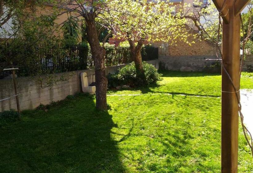 פנסיון Andoramare B&b