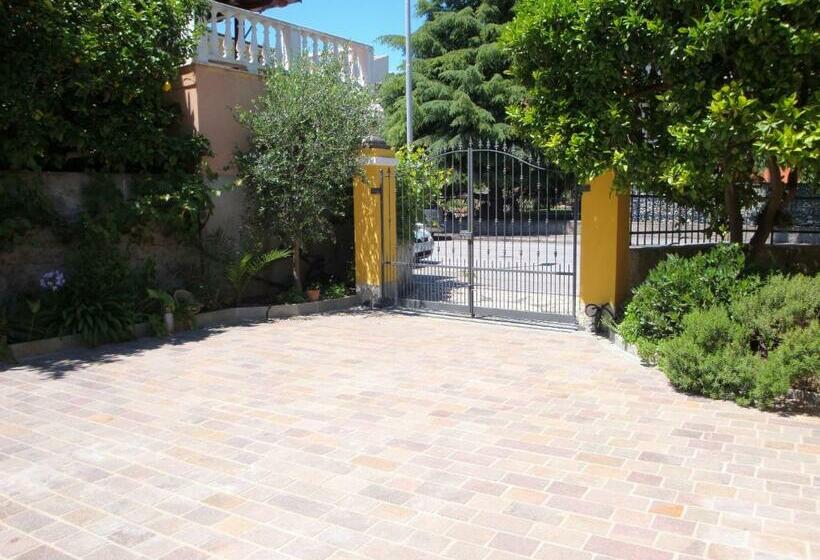 פנסיון Andoramare B&b